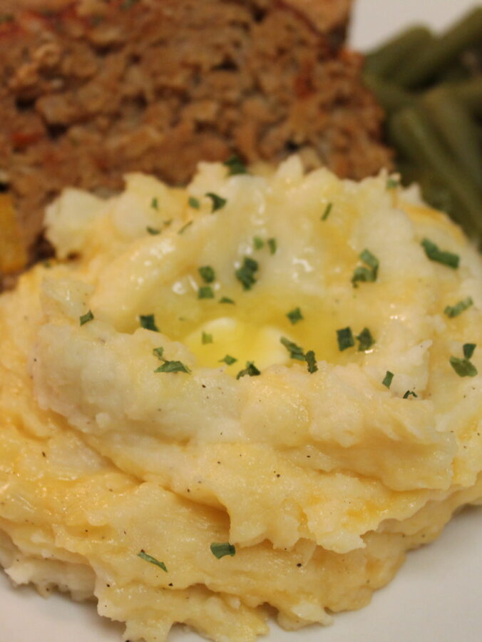 Cheddar Garlic Mashed Potatoes