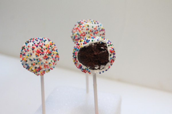 Cake pops are great desserts that are fun and unexpected.