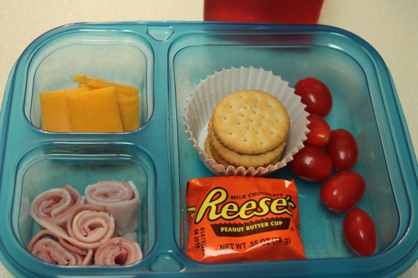 Make your own Lunchables with these easy and budget friendly school lunch ideas