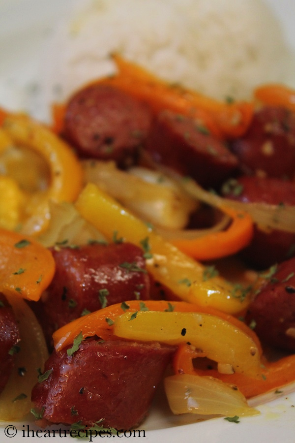 https://iheartrecipes.com/wp-content/uploads/2015/09/sausage-and-peppers-2.png