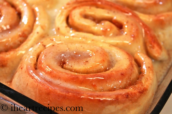 Sweet Potato Pie Cinnamon Rolls | I Heart Recipes