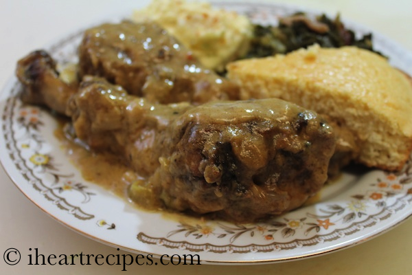 https://iheartrecipes.com/wp-content/uploads/2015/10/southern-smothered-turkey-3.png