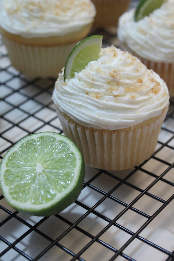 The lime and toasted coconut garnish on these Coconut Lime Cupcakes adds a touch of pizzazz!