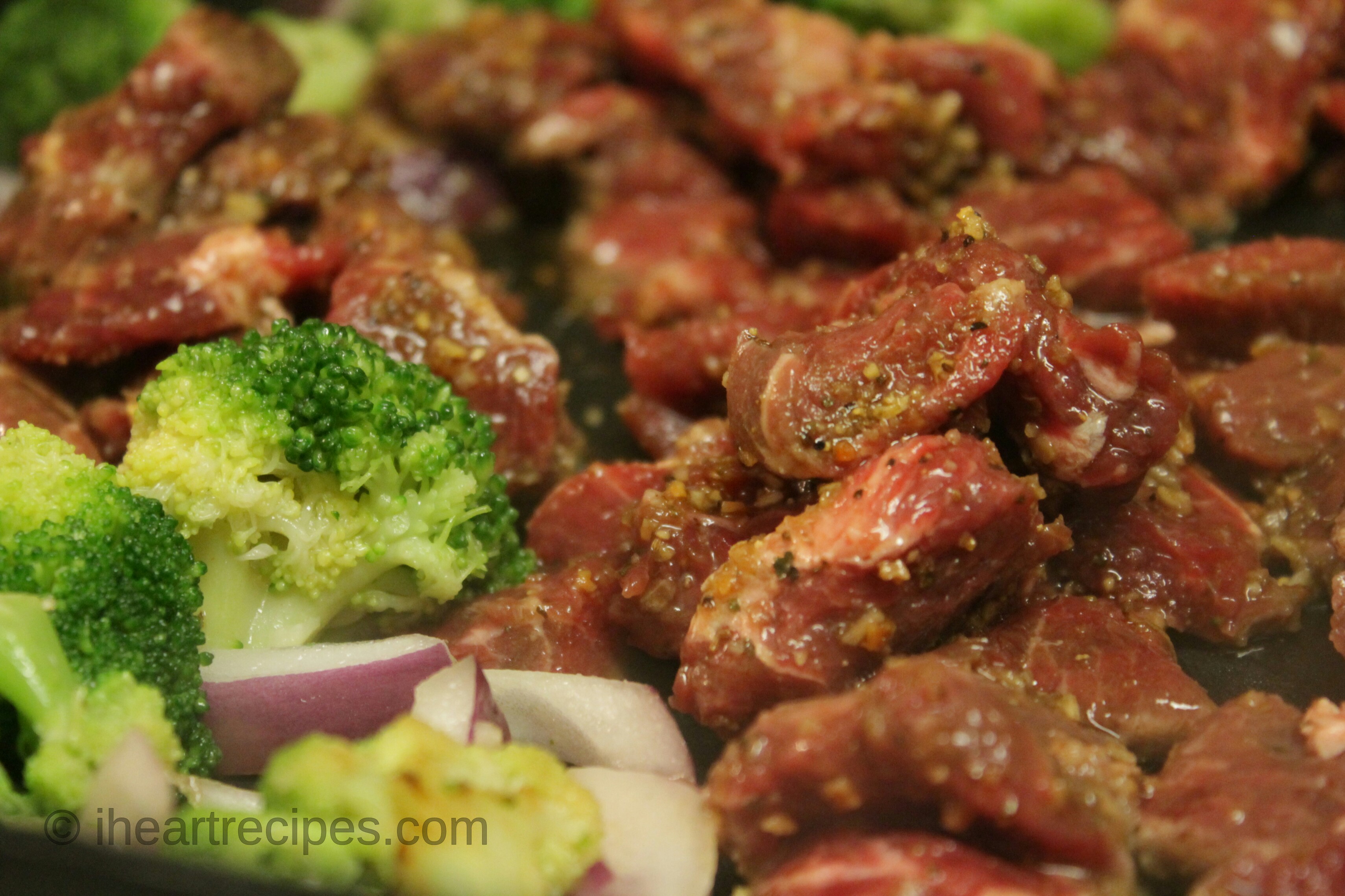 Raw, sliced steak marinated with sugar, soy sauce, ginger, and a frozen vegetable medley – the main ingredients in a quick and easy beef and vegetable stir fry recipe.