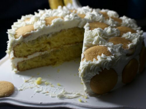 Banana Pudding Poke Cake - Amanda's Cookin' - Cake & Cupcakes