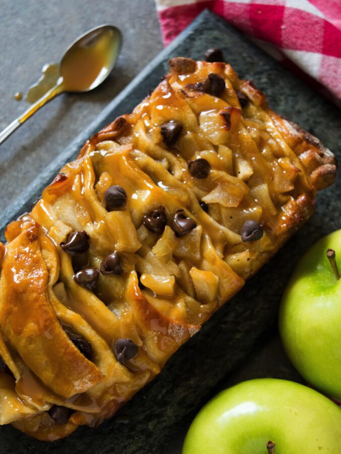 Caramel Apple Pull Apart Bread