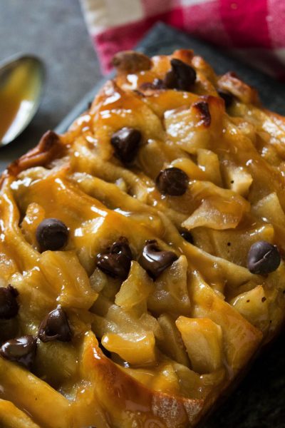 Caramel Apple Pull Apart Bread