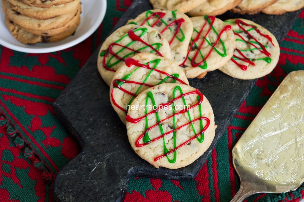 These mint chocolate chip cookies are the perfect Christmas cookie