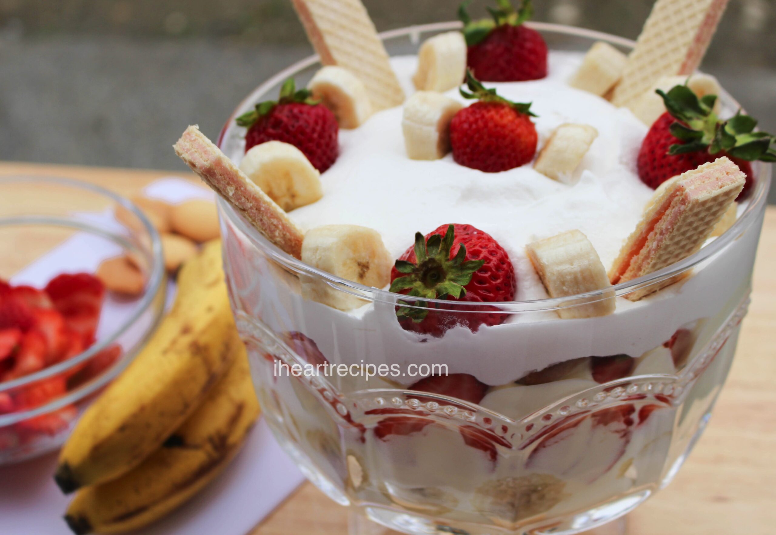 Easy Strawberry Banana Pudding Recipe | I Heart Recipes