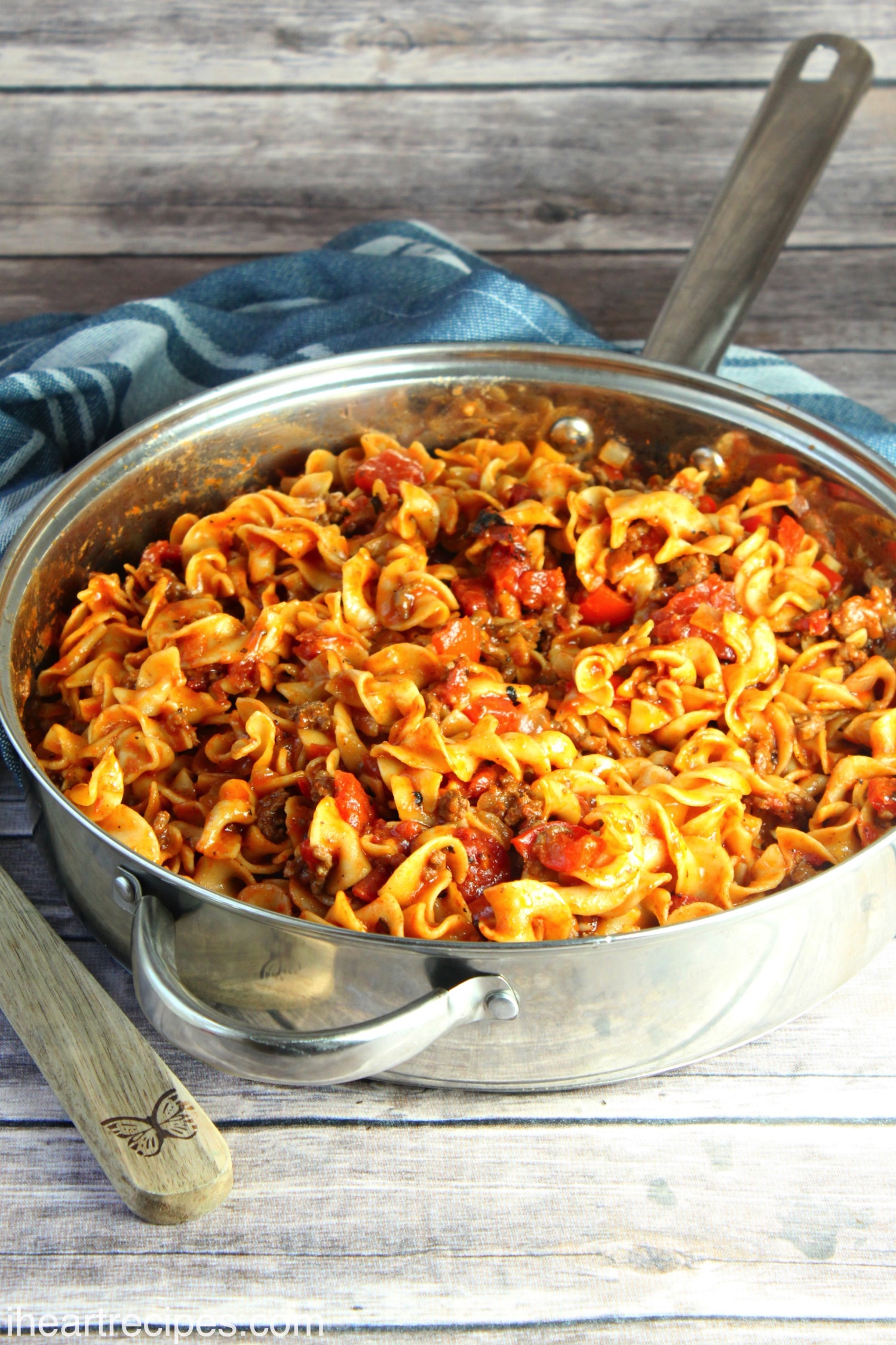 One-Pot Sloppy Joe Pasta Recipe | I Heart Recipes