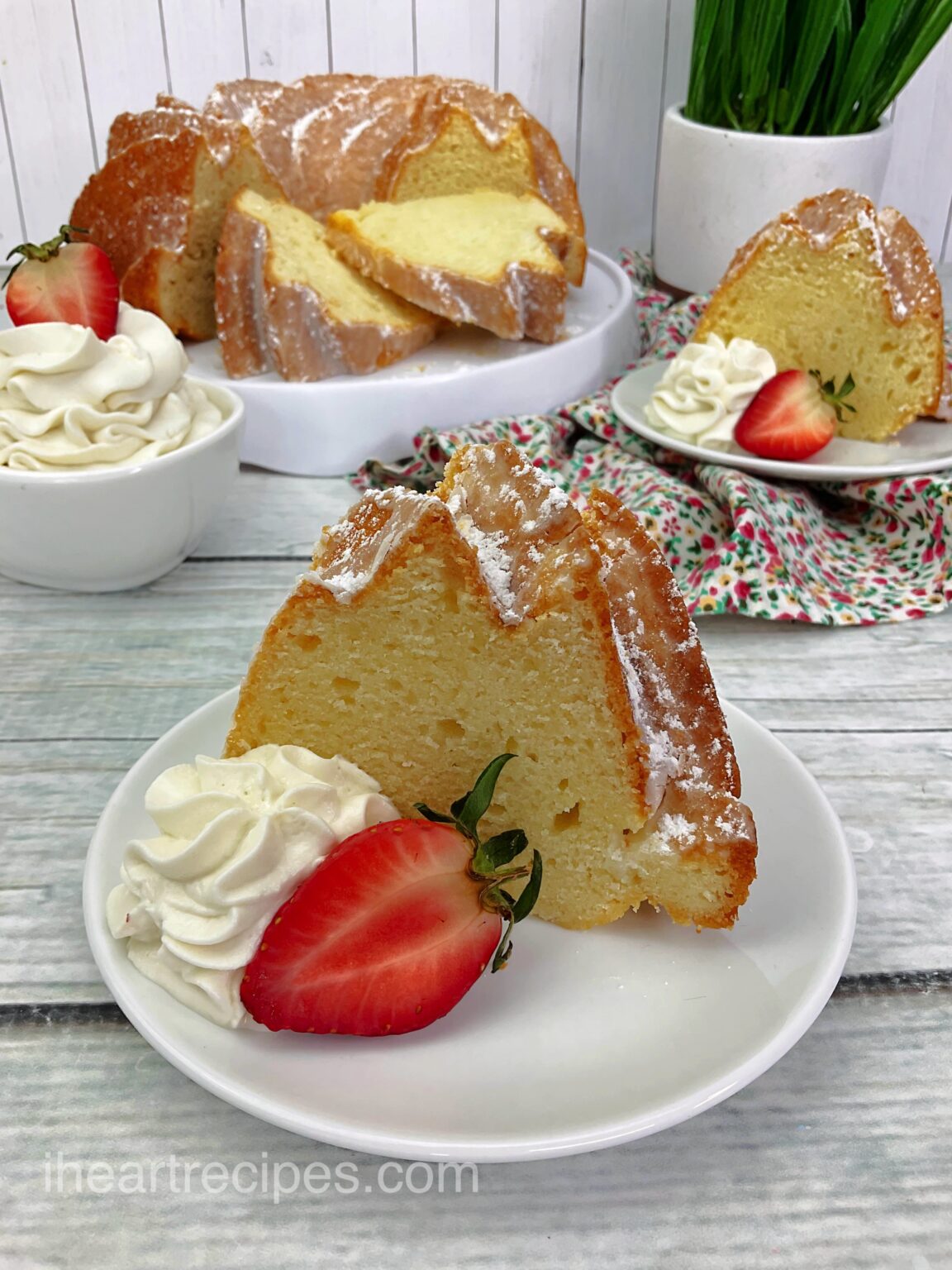 Southern Vanilla Pound Cake | I Heart Recipes